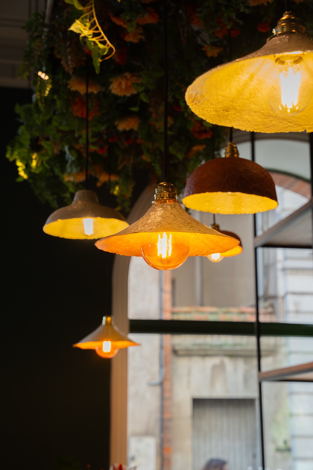 Suspensions de la salle, fleurs séchées